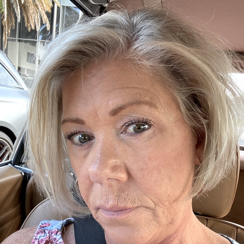 Meet your Posher, Denise